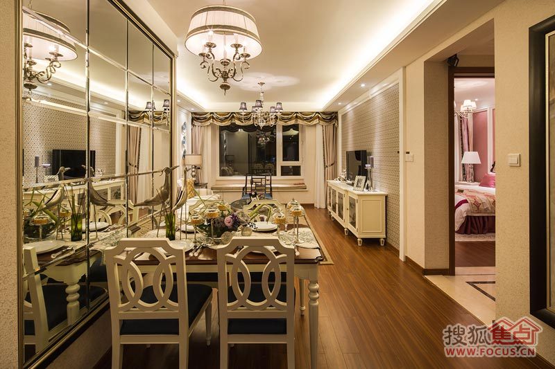 万科蓝山95平三室两厅一卫(餐厅)样板间图-大