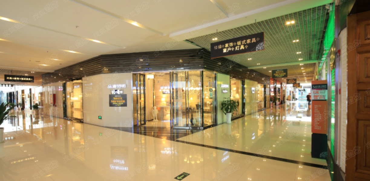 红星城市广场旁红星美凯龙旗舰店